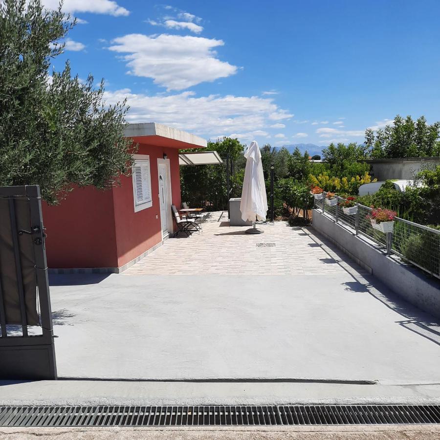 Studio Apartman Mare Trogir Exterior photo